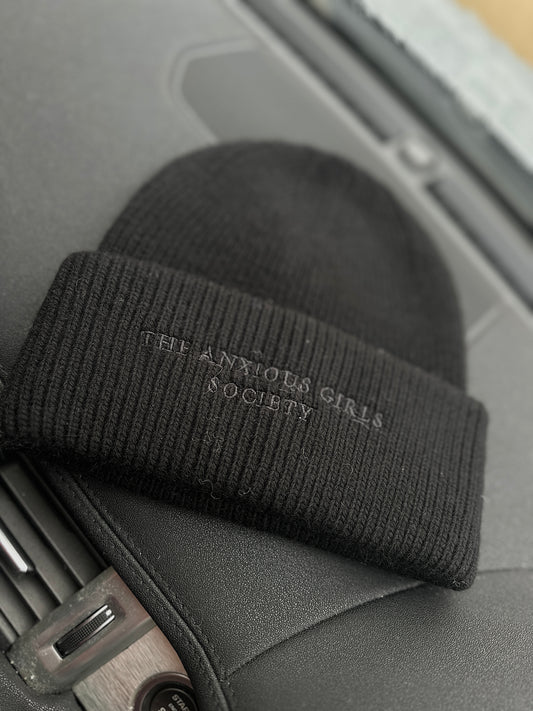 The Anxious Girls Society Cashmere Hat In Black